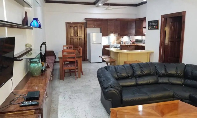 Orange Walk House | New & Stunning, with the character of our town!