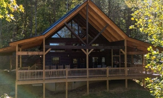 Tellico Plains House | NEW! The Great Escape - 2 BR, 2.5 Baths, Sleeps 12 by RedAwning