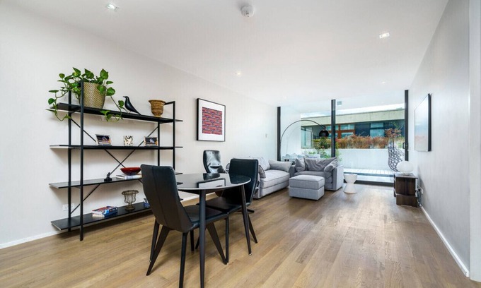 Kingston Apartment | New to VRBO: Elegant Apartment in Kingston Foreshore