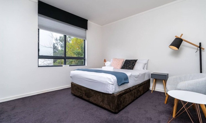 Kingston Apartment | New to VRBO: Gateway Apt in Kingston Central!
