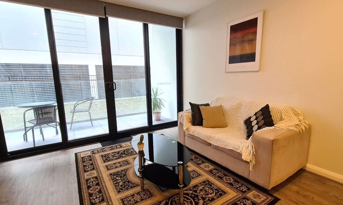 Kingston Apartment | New to VRBO: Kingston Foreshore Contemporary Apartment
