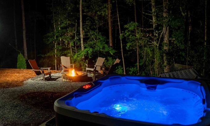 Helen Cabin | New Upscale Rustic A-frame cabin sitting on golf course