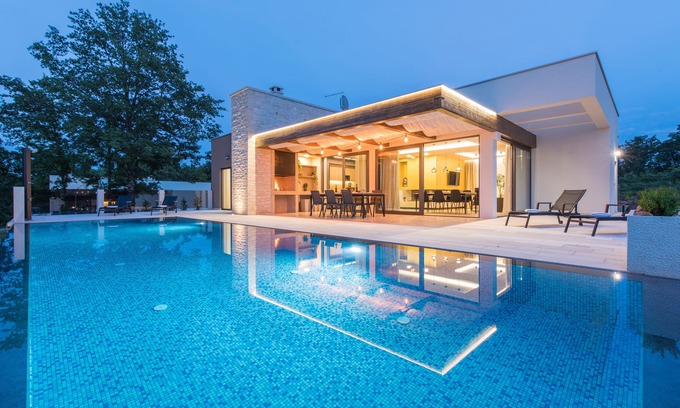 Sveti Petar u Sumi Villa | NEW! Villa Lanka - luxury villa with large swimming pool, private parking