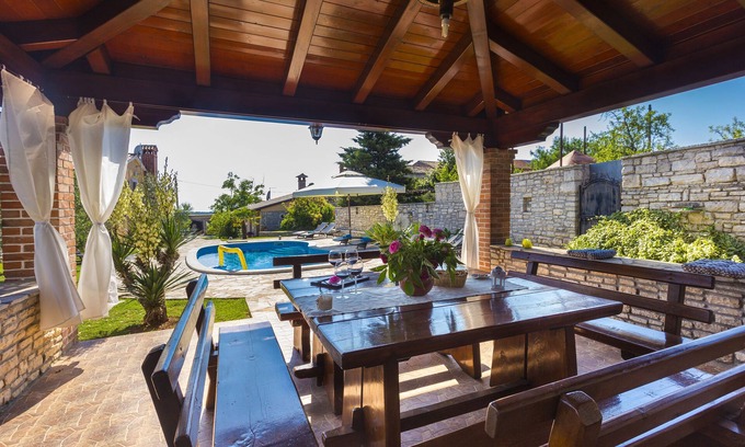 Orihi Villa | NEW! VILLA ROY WITH PRIVATE POLL IN CENTRAL ISTRIA