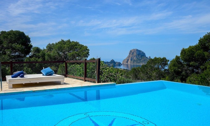 Sant Josep de sa Talaia Villa | New! Villa Savinar - Studio Villa, Sleeps 8