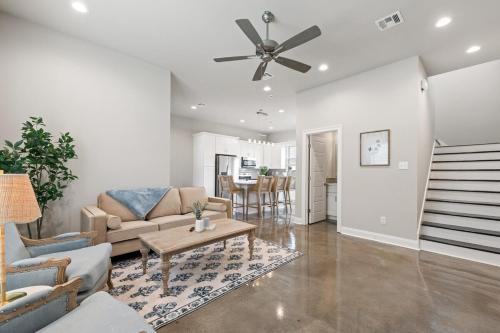 Youngsville Apartment | NEW Youngsville Escape KING Beds Cajun Luxury WiFi