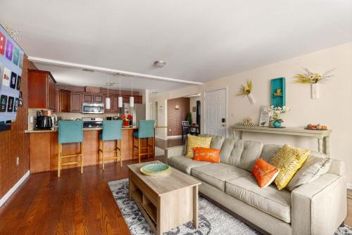 Newark House | Newark Gem Ruby 3BR, 3BA - Sleeps 14 - Walk to Prudential Center and Newark Penn Station, Near EWR and American Dream Mall, includes Parking - WiFi - Laundry - Backyard - Gym