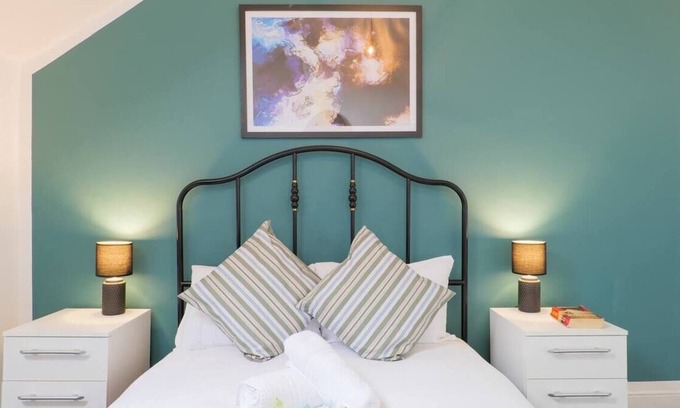 Newcastle-upon-Tyne Apartment | Newcastle | Restful and Spacious Urban Getaway