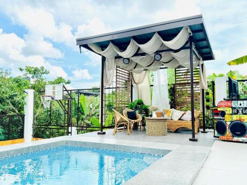 Silang Villa | NEWEST VILLA IN TAGAYTAY with POOL and Basketball Court LMN PLACE