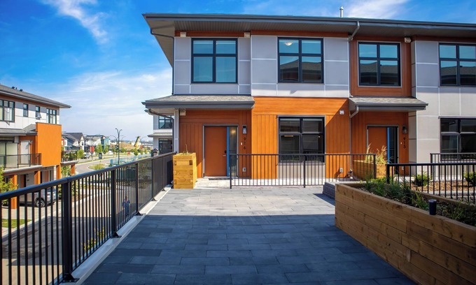 Southwest Calgary House | Newly built 2Bedroom 2bathroom Stylish Townhome with attached garage