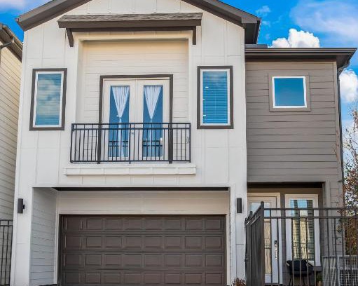 Greater Heights House | Newly Built Glamorous Townhome Downtown with FREE Airport Ride