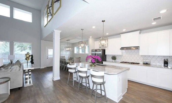 Scenic Oaks House | Newly Built Hill Country Home Minutes from the Rim, UTSA, La Cantera, Six Flags