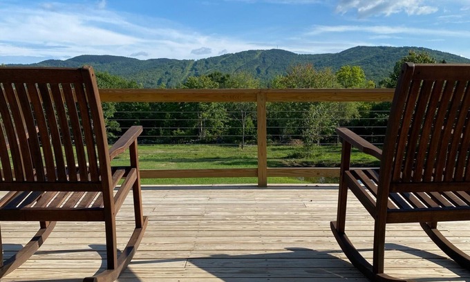 Danbury House | Newly built ragged mtn ski house