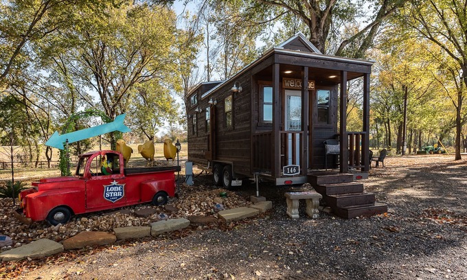 Caldwell House | Newly Built Tiny House Near College Station and Round Top Area