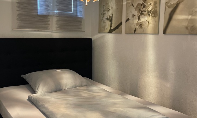 Heskem Apartment | Newly furnished comfortable 1st room apartment in a quiet location with TV, WLAN