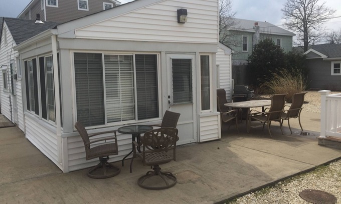Ortley Beach House | Newly Decorated 2BR Cottage Lavallette, Sleeps 5, I/O Shwrs, A/C,Wi-Fi W/D