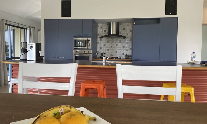 Matarangi House | Newly furnished beach house - 2 min to the beach