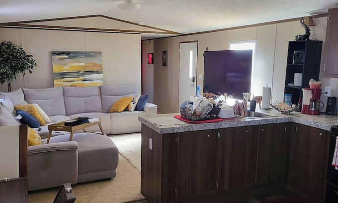 Stanton House | Newly furnished spacious home out in the stix w peace n quiet