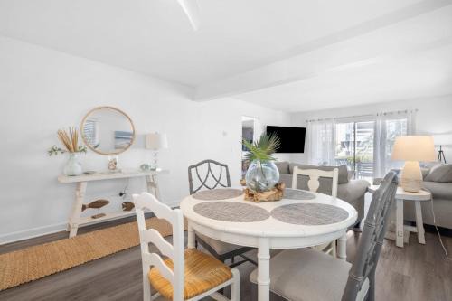 Oceanmarsh Subdivision House | Newly Listed - One bedroom condo on Harbor Island