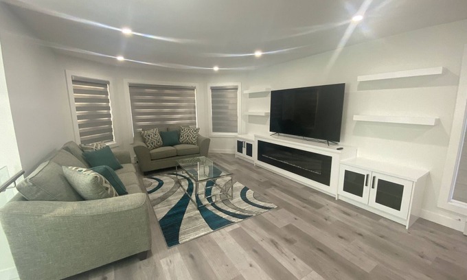 Newton House | Newly Redesigned and Spacious Home in Surrey