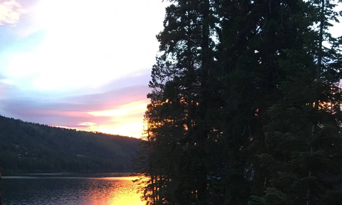 Truckee Cabin | Newly Remodeled Donner Lake cabin-31 night minimum