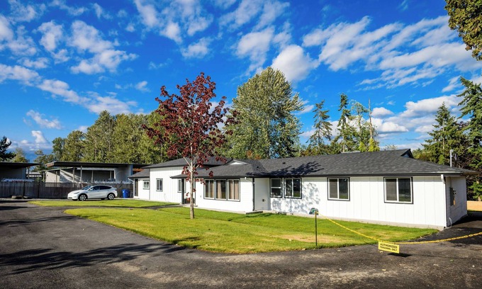 Kent House | Newly remodeled gated house Kent,Des Moines, Fedral way with AC and Office