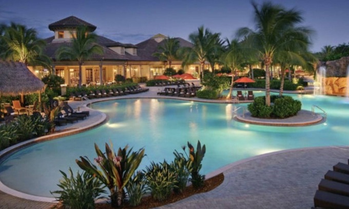 Caldecott House | Newly Remodeled Gated Resort Community Home Minutes to Beaches & 5th In Naples