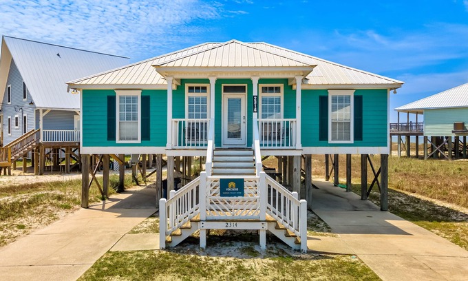 Silver Cay House | Newly remodeled bay view home with high-speed WiFi, central AC, and gas grill