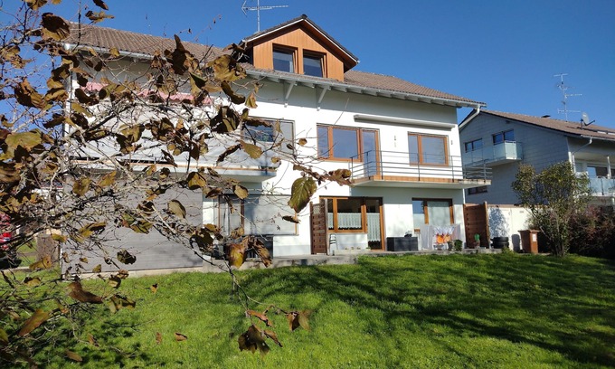 Uehlingen-Birkendorf Apartment | Newly renovated 3-room holiday flat for families with up to 2 children in Berau