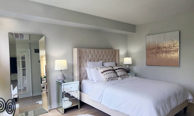North York Condo | Newly Renovated 2 Bed/2 Bath 1400 Sq Ft Condo!