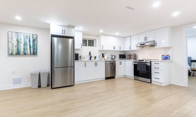 Richmond Hill House | Newly renovated 2 bedroom suite lower level.