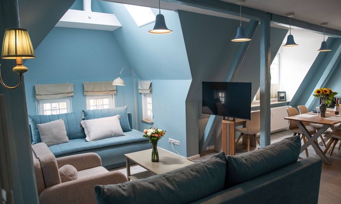 Steintor-Vorstadt Apartment | Newly renovated: 2-room apartment in villa district - close to the train station