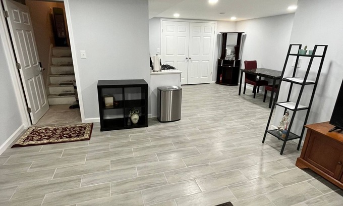Eastwick Apartment | Newly Renovated 2 Bedroom Gf Apt near PHL Airport - 2710 Dothan