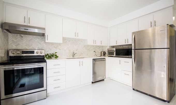 Ajax House | Newly Renovated 3bed 3bath House in Ajax