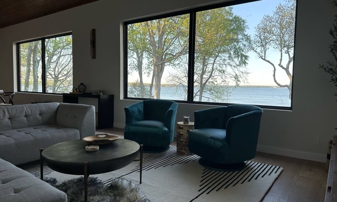 Vinita House | Newly Renovated 4B, 2.5 bath Lakefront home with South Grand Lake Views and dock