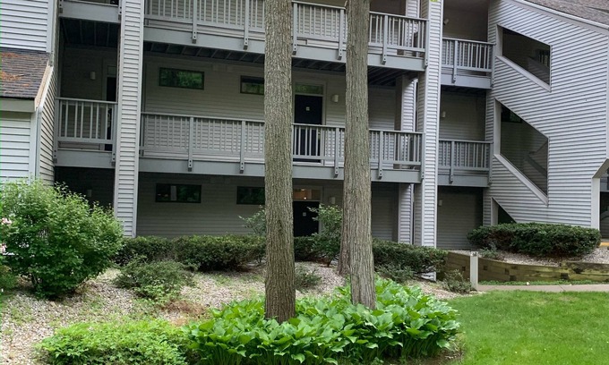 Acme Condo | Newly renovated Condo by Grand Traverse Resort. Just a short walk to the beach!