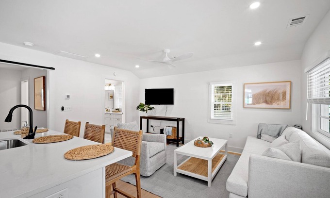 Northwest Quadrant House | Newly Renovated Coastal Cottage - Downtown Beaufort