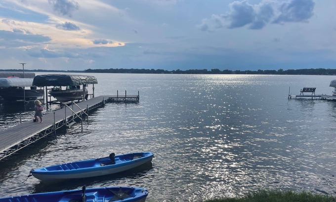 Atwater House | Newly Renovated Diamond Lake Oasis