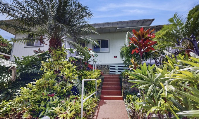 Kalihi Valley House | Newly renovated guest house with lush landscaping & gazebo