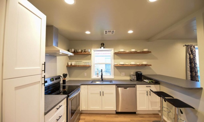 Stillwater House | Newly Renovated Hidden Gem