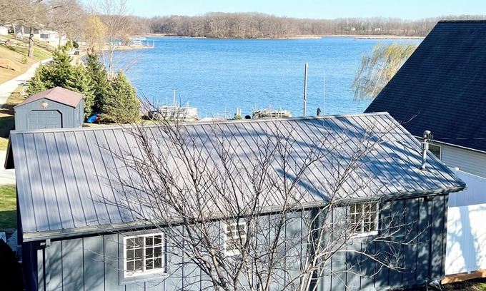 Syracuse Cottage | Newly Renovated Lakefront cottage on beautiful all-sports Dewart Lake