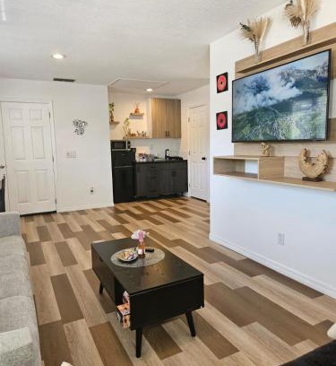 Oviedo Apartment | Newly Renovated Modern Studio