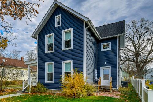 Tonawanda House | Newly Renovated Private Cottage Near Niagara River