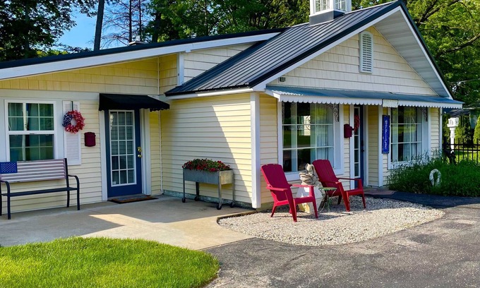 Newaygo Apartment | Newly renovated Studio Apartment with gorgeous Muskegon River views. Hardy Dam.
