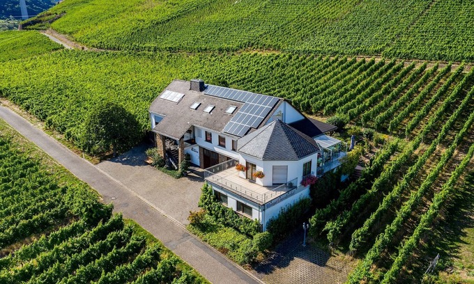 Winningen Condo | Newly renovated vacation apartment in the winery.