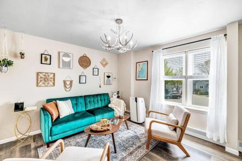 Algoma Apartment | Newly Renovated, Walking Distance To Everything!