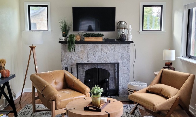 Ligonier House | Newly updated cozy home, 3 blocks from town center