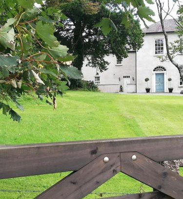 Midleton House | Next door at Broomfield House