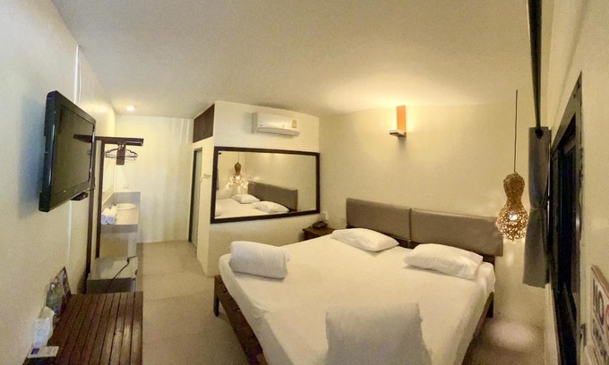 Chiang Rai Hotel | Ngeeb bed and EV station