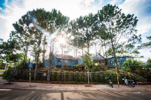 Kon Plong Bed & Breakfast | Nhà Đậu Homestay Măng Đen